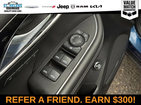 Used 2023 Buick Envision Essence image 18