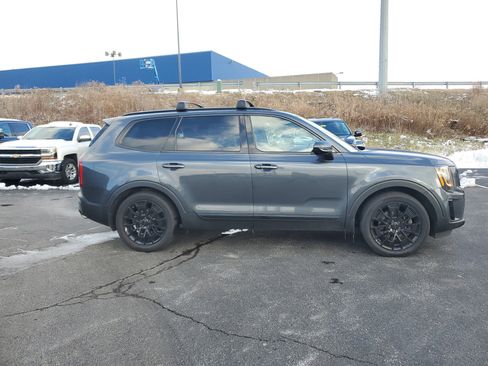 Used 2021 Kia Telluride SX w/ SX Prestige Package image 3