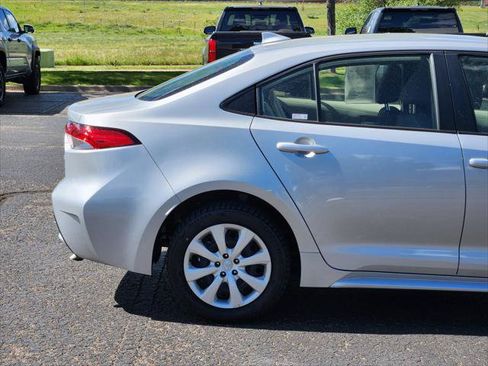Certified 2020 Toyota Corolla LE FWD image 6