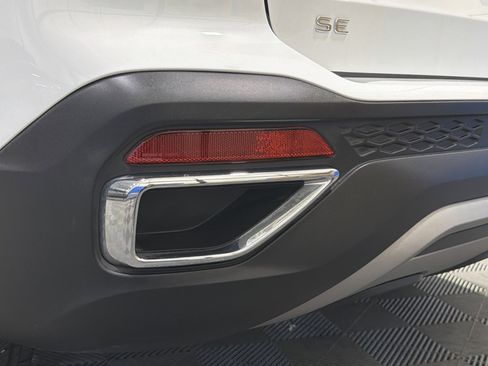 Used 2024 Volkswagen Taos SE image 22