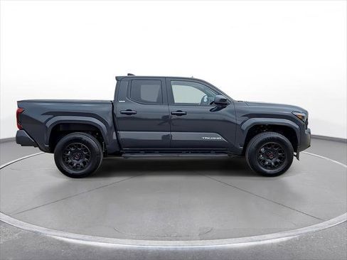 Used 2025 Toyota Tacoma SR5 image 9