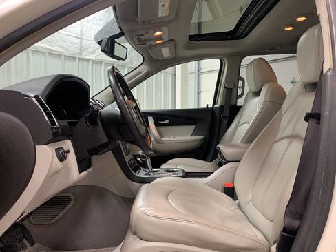 Used 2009 GMC Acadia SLT w/ Visibility Package image 16