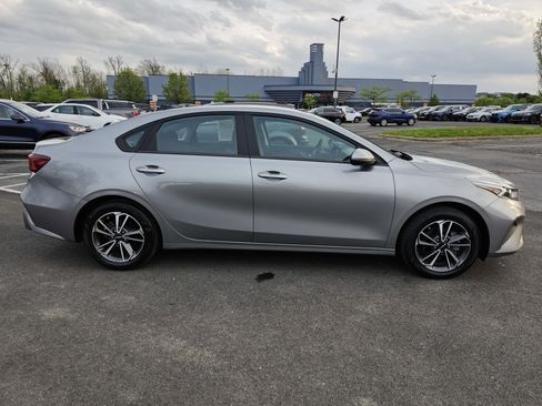 Used 2022 Kia Forte LXS image 16
