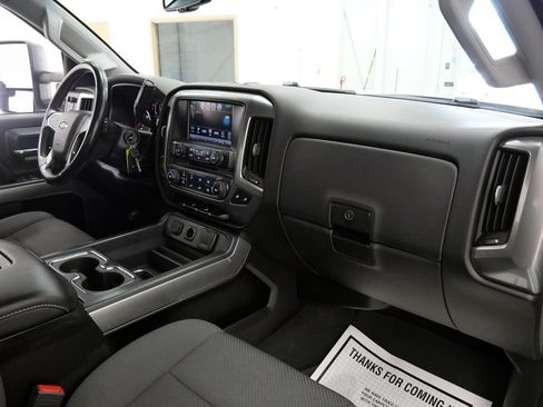 Used 2019 Chevrolet Silverado 3500 LT AWD/4WD image 16