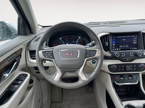 Used 2020 GMC Terrain Denali w/ Denali Premium Package FWD image 12