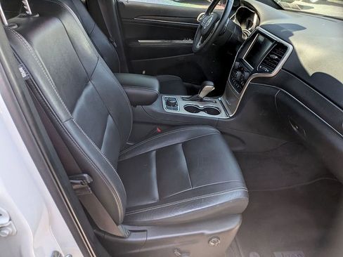Used 2017 Jeep Grand Cherokee Limited AWD/4WD image 25