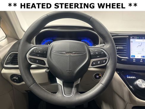 Certified 2024 Chrysler Pacifica Touring-L image 13
