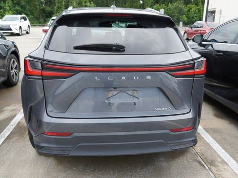 Used 2025 Lexus NX 250 FWD w/ Towing Package (2000 Lbs) image 5