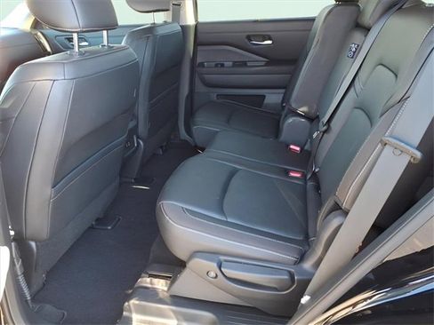 Used 2022 Nissan Pathfinder SL image 9