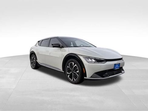 Used 2022 Kia EV6 Wind w/ Wind Technology Package image 3