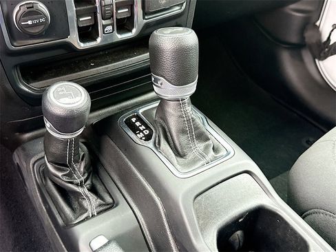 Used 2022 Jeep Wrangler Unlimited Sahara w/ LED Lighting Group image 15