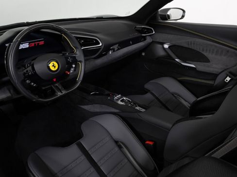 Used 2025 Ferrari 296 GTS image 31