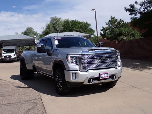 Used 2022 GMC Sierra 3500 Denali w/ Denali Ultimate Package AWD/4WD image 6