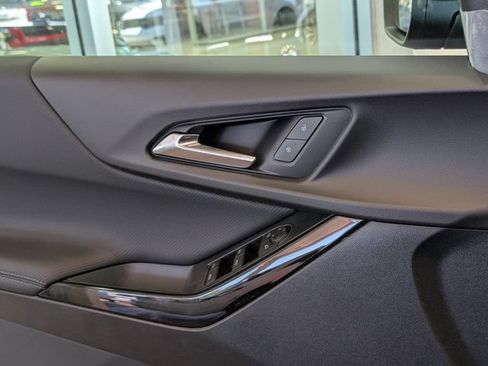 New 2026 Chevrolet Equinox LT w/ Midnight Edition FWD image 24