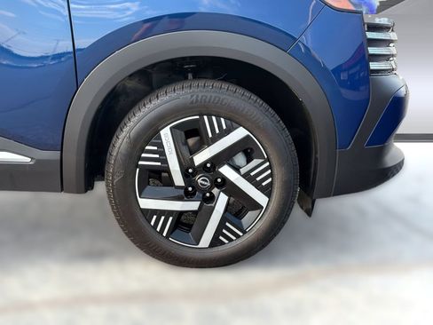 Certified 2025 Nissan Kicks SV FWD image 15