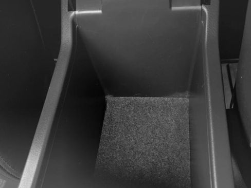 Used 2011 Subaru Outback 2.5i Limited image 31