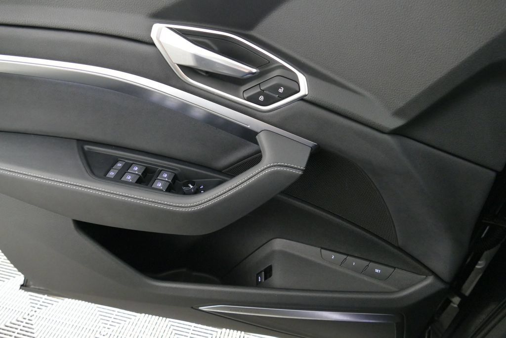 Used 2024 Audi Q8 e-tron Premium Plus w/ Premium Plus Package AWD/4WD image 14