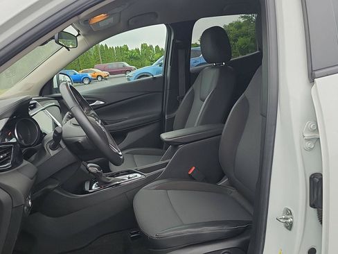 Used 2022 Buick Encore GX Preferred w/ Cold Weather Comfort Package AWD/4WD image 11