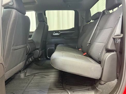 New 2026 GMC Sierra 1500 SLE image 12