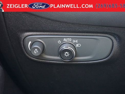 Used 2019 Chevrolet Equinox LS AWD/4WD image 28