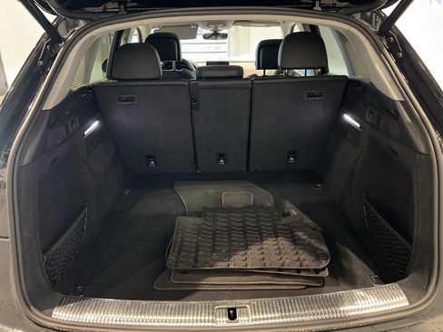 Used 2020 Audi Q5 Prestige w/ Prestige Package image 29