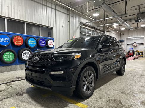 Certified 2023 Ford Explorer XLT w/ Equipment Group 202A image 8