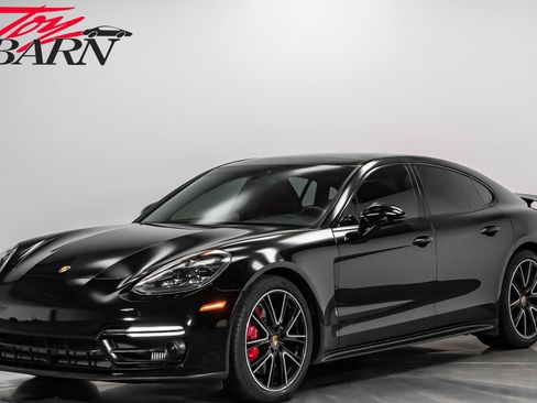 Used 2019 Porsche Panamera GTS image 1