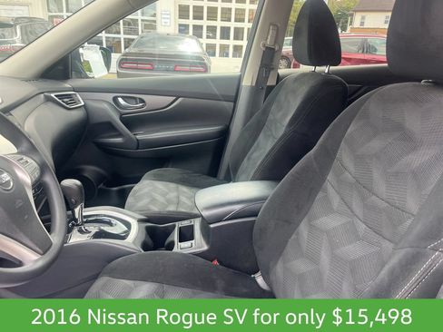 Used 2016 Nissan Rogue SV w/ SV Premium Package AWD/4WD image 14
