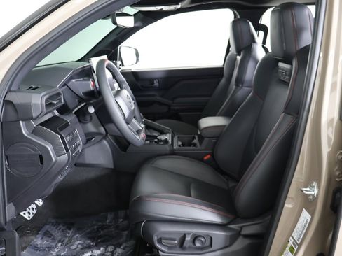 Used 2025 Toyota Tacoma TRD Pro image 31