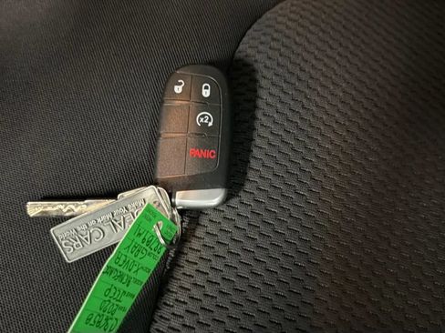 Used 2020 Jeep Renegade Altitude FWD image 30