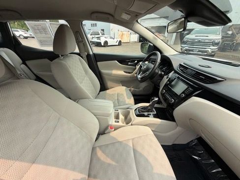 Used 2020 Nissan Rogue Sport SV w/ All-Weather Package AWD/4WD image 14