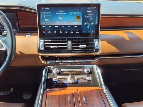 Certified 2023 Lincoln Navigator L Reserve RWD image 9