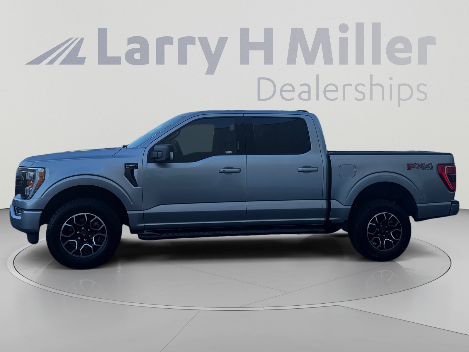 Used 2022 Ford F150 XLT w/ Equipment Group 302A High AWD/4WD image 2
