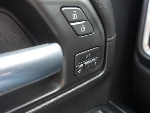 Used 2019 GMC Sierra 1500 SLT w/ SLT Premium Plus Package AWD/4WD image 32