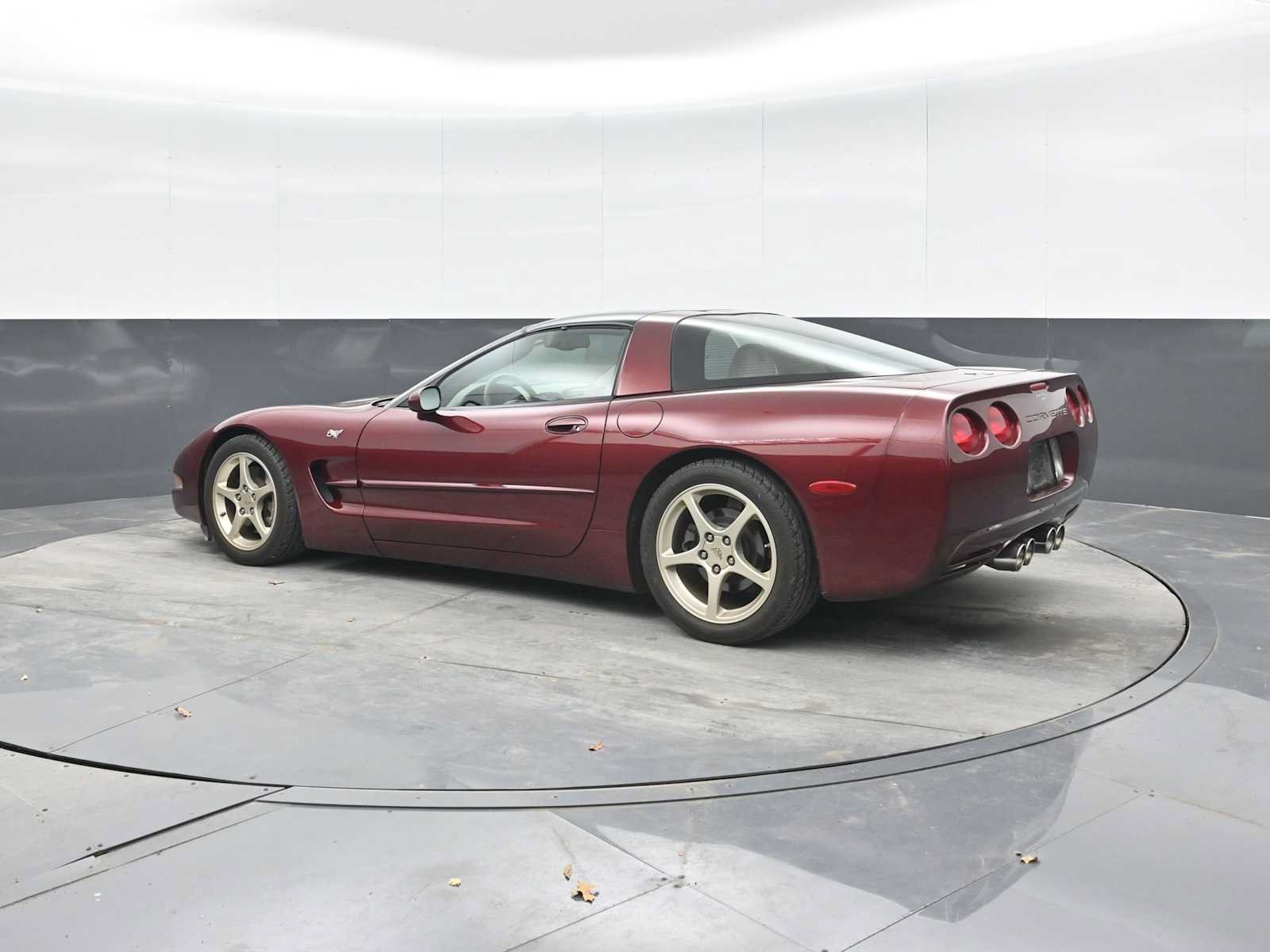 Used 2003 Chevrolet Corvette Coupe w/ Preferred Equipment Group RWD image 2