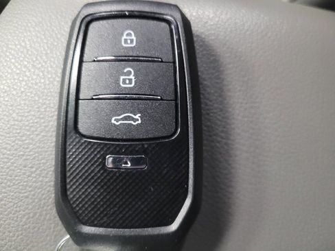 Used 2022 Hyundai Elantra SEL w/ Convenience Package image 32