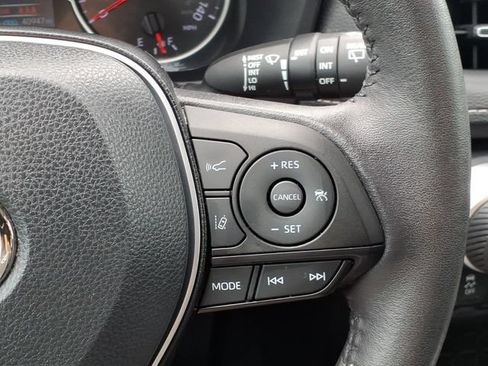 Used 2022 Toyota RAV4 XLE Premium FWD image 25