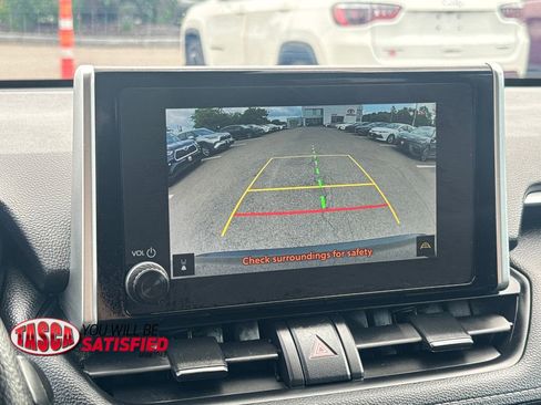 Used 2025 Toyota RAV4 XLE AWD/4WD image 23