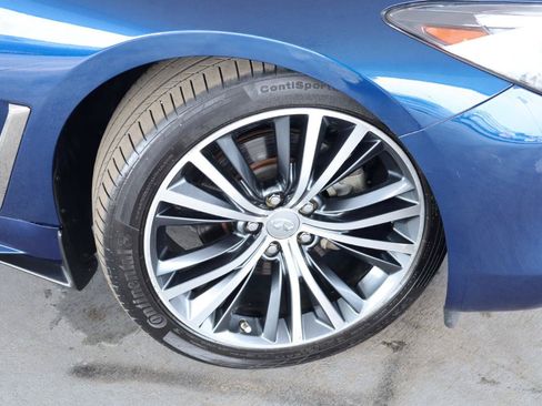 Used 2019 INFINITI Q60 3.0t Luxe w/ Essential Package AWD/4WD image 3