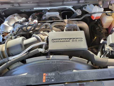 Used 2024 GMC Sierra 2500 SLT w/ SLT Premium Package image 22