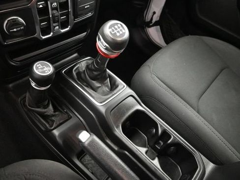 Used 2022 Jeep Wrangler Unlimited Sport AWD/4WD image 24
