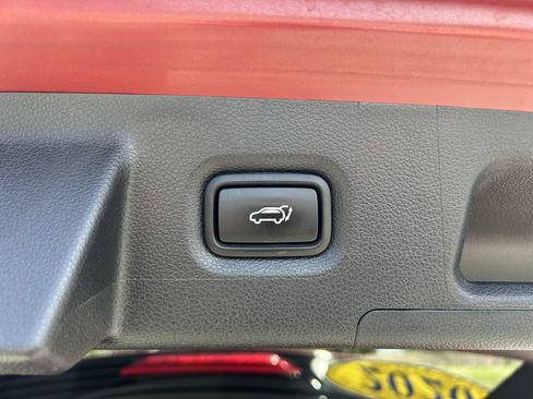 Used 2020 Hyundai Santa Fe Limited AWD/4WD image 16