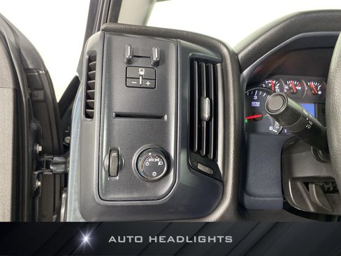 Used 2018 Chevrolet Silverado 2500 W/T AWD/4WD image 21