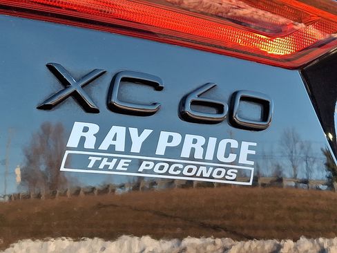 Certified 2023 Volvo XC60 B5 Ultimate w/ Climate Package image 30