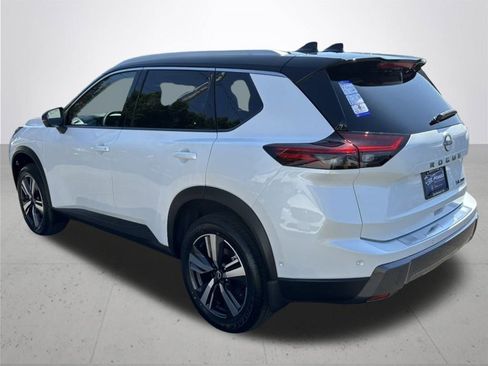 New 2025 Nissan Rogue SL w/ Tech Package image 10