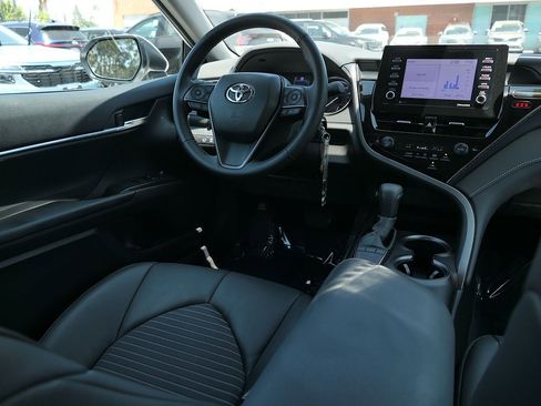 Used 2024 Toyota Camry SE FWD image 25