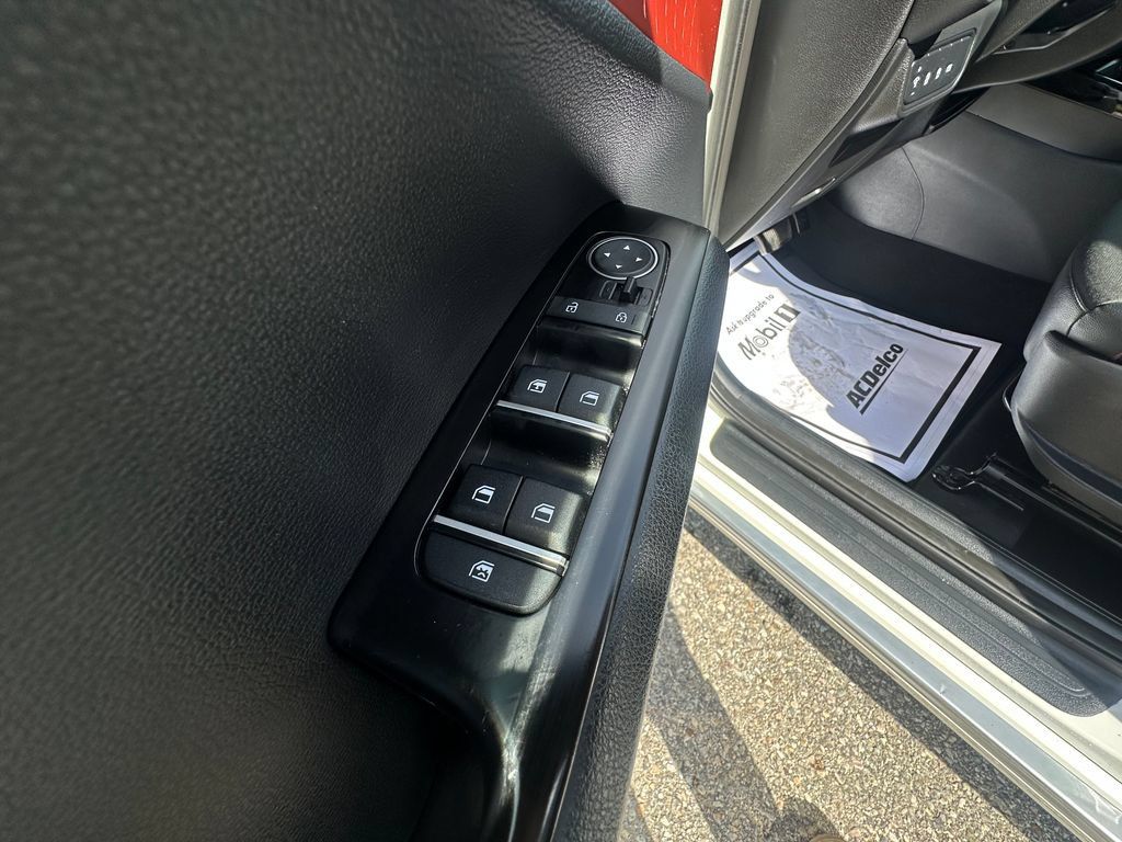 Used 2023 Kia Soul GT-Line FWD image 11