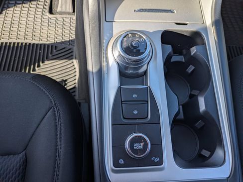 Used 2022 Ford Explorer XLT AWD/4WD image 25