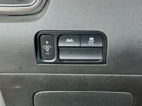 Used 2022 Kia Sorento LX FWD image 17