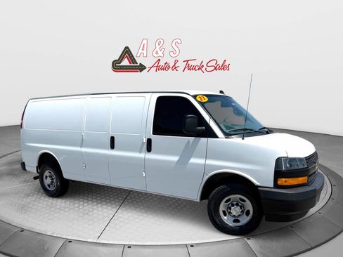 Used 2023 Chevrolet Express 3500 Extended w/ Driver Convenience Package RWD image 1